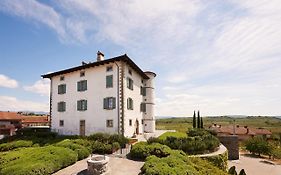 Gredic Heritage Residences